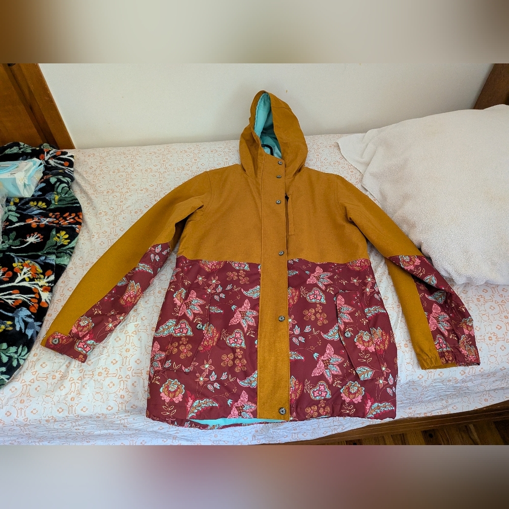 NWOT Aperture Floral Snowboard Jacket